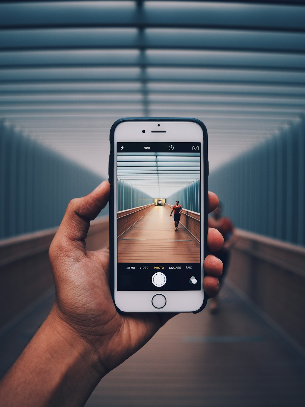 fotografia real, nítida e diretamente relacionada a **Como saber se um iPhone comprado no Paraguai é original**. Preferir imagem própria ou licenciada.