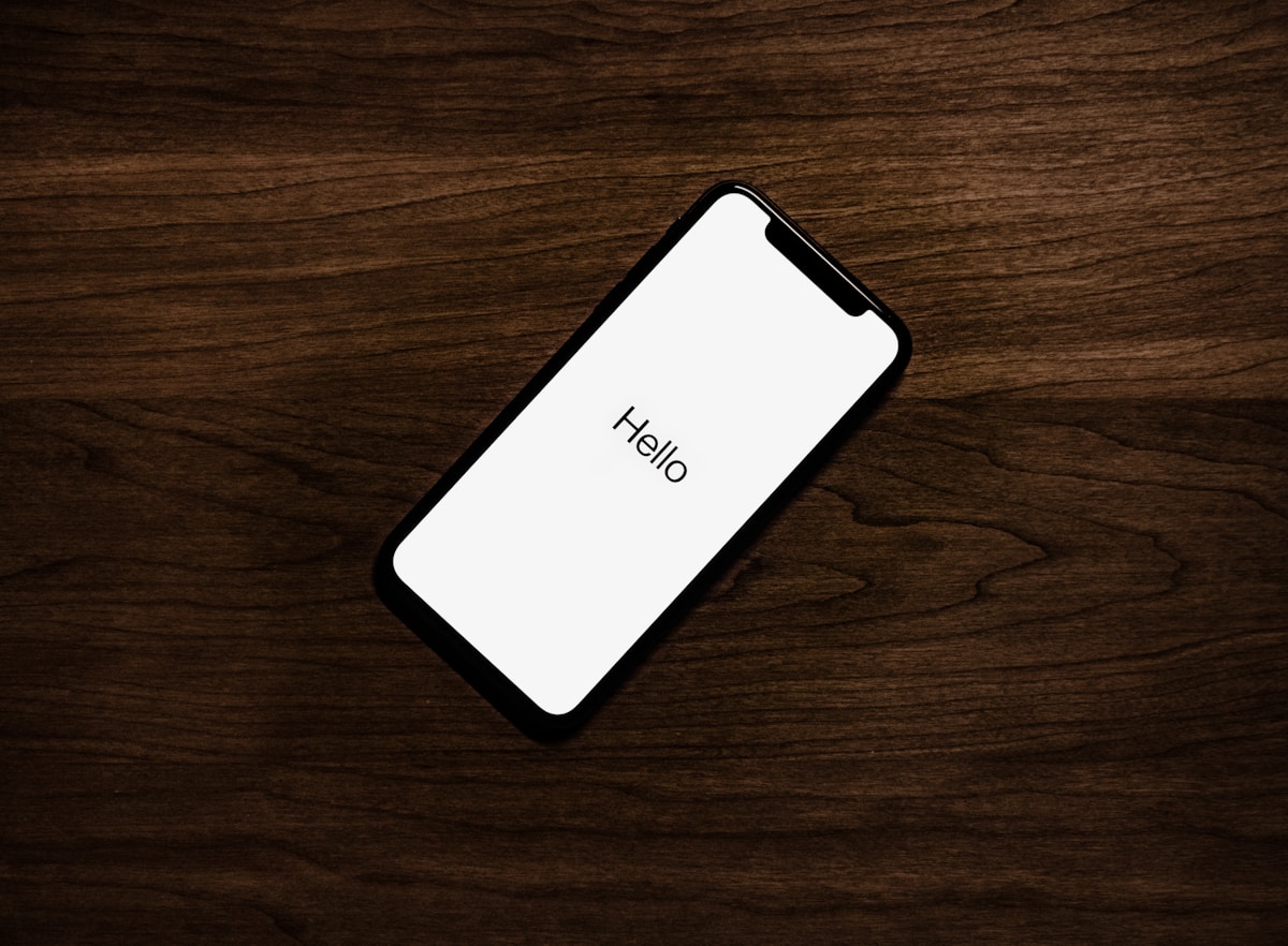 fotografia real, nítida e diretamente relacionada a **iPhone comprado no Paraguai tem garantia no Brasil?**. Preferir imagem própria ou licenciada.