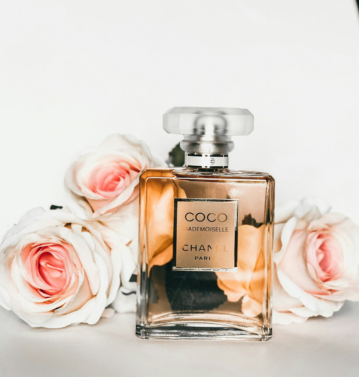 fotografia real, nítida e diretamente relacionada a **Melhores lojas de perfumes no Paraguai**. Preferir imagem própria ou licenciada.